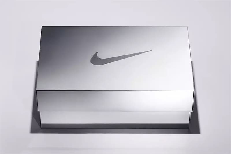 ティファニーがナイキとのコラボを祝してシルバー製のシューズボックスを製作 tiffany & co nike air force 1 low silver shoe box photos 