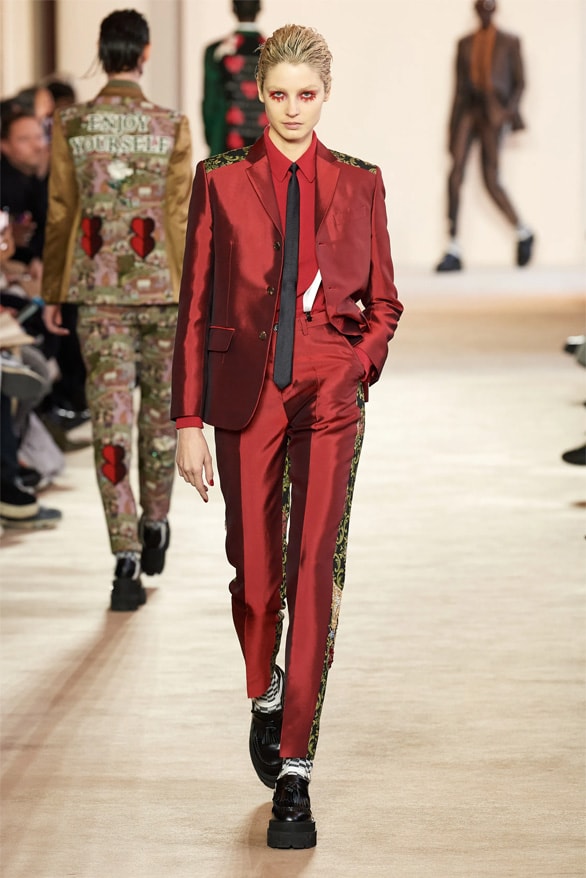 アンダーカバー 2023年秋冬ウィメンズコレクション Undercover Fall Winter 2023 Paris Fashion Week pfw fw23 collection menswear womenswear Jun Takahashi runway show