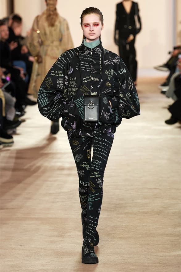 アンダーカバー 2023年秋冬ウィメンズコレクション Undercover Fall Winter 2023 Paris Fashion Week pfw fw23 collection menswear womenswear Jun Takahashi runway show