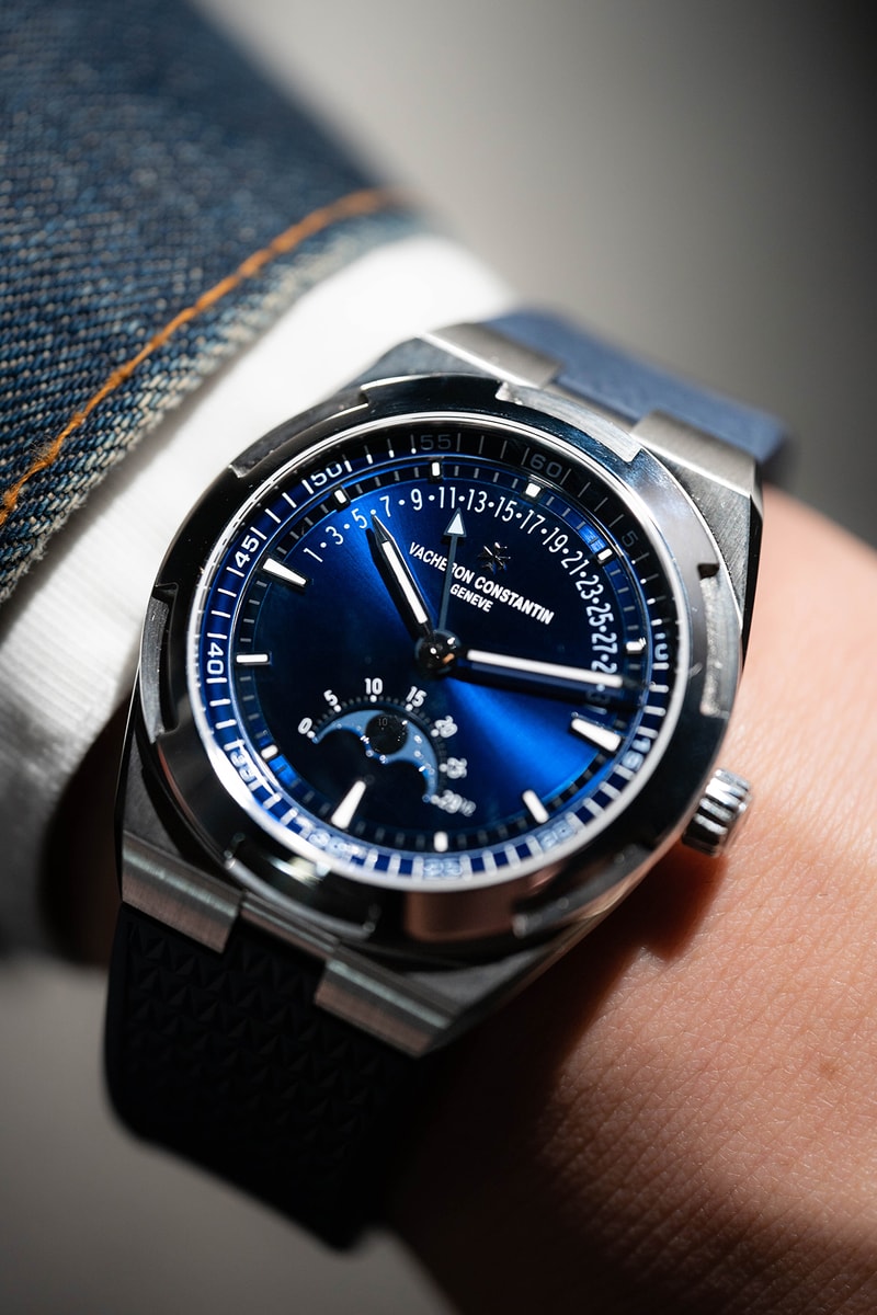伝統衣装のようであり、スニーカーのようでもあるヴァシュロン・コンスタンタンの新作オーヴァシーズ Vacheron Constantin Overseas Moon Phase Retrograde Date Watches and Wonders 2023 report 
