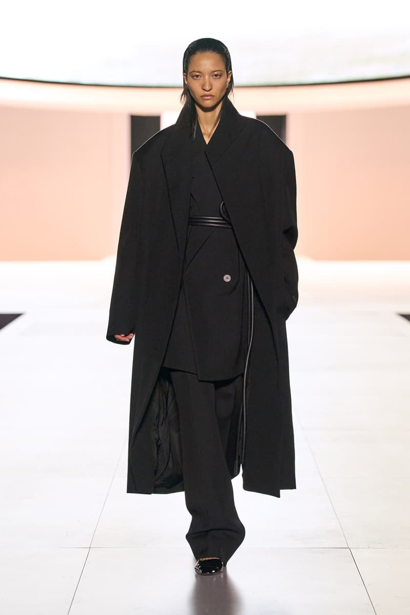 フィア オブ ゴッド 8th コレクション 2023年秋冬 Jerry Lorenzo Underscores the Current of American Luxury With Fear Of God Debut Show Fashion