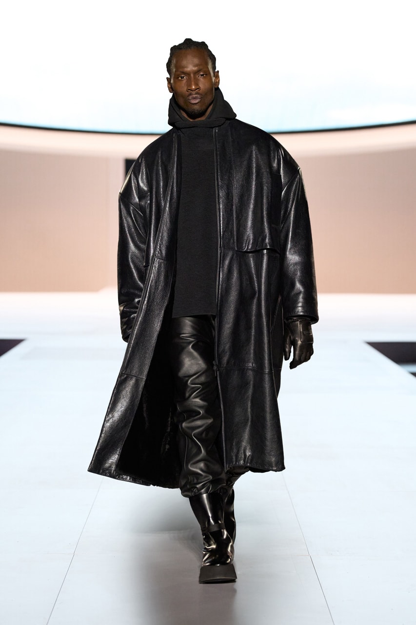 フィア オブ ゴッド 8th コレクション 2023年秋冬 Jerry Lorenzo Underscores the Current of American Luxury With Fear Of God Debut Show Fashion