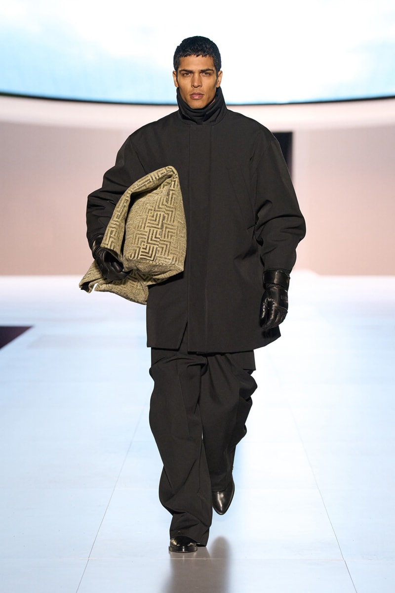フィア オブ ゴッド 8th コレクション 2023年秋冬 Jerry Lorenzo Underscores the Current of American Luxury With Fear Of God Debut Show Fashion
