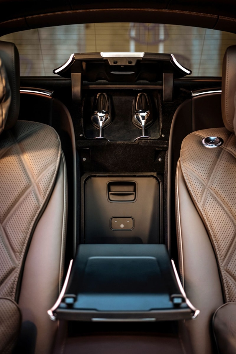 ラグジュアリーさを追求した新型メルセデスマイバッハEQS SUVがお披露目 Mercedes-Benz Debuts Maybach EQS SUV Automotive
