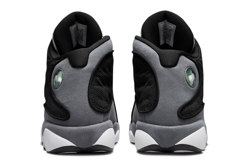 エアジョーダン 13 に OG カラーを再解釈した新色 “ブラックフリント” が登場 Here Is a First Look at the Air Jordan 13 "Black Flint" DJ5982-060 nike michael jordan Black/University Red-Flint Grey-White basketball high tops april 22