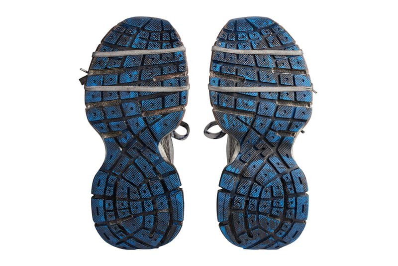 バレンシアガから長年履き続けたかのような新作3XLトレーナーが発売 Balenciaga 3XL Trainer Muddy The Mud Show Summer 2023 Collection Demna Leak Teaser Preview First Look