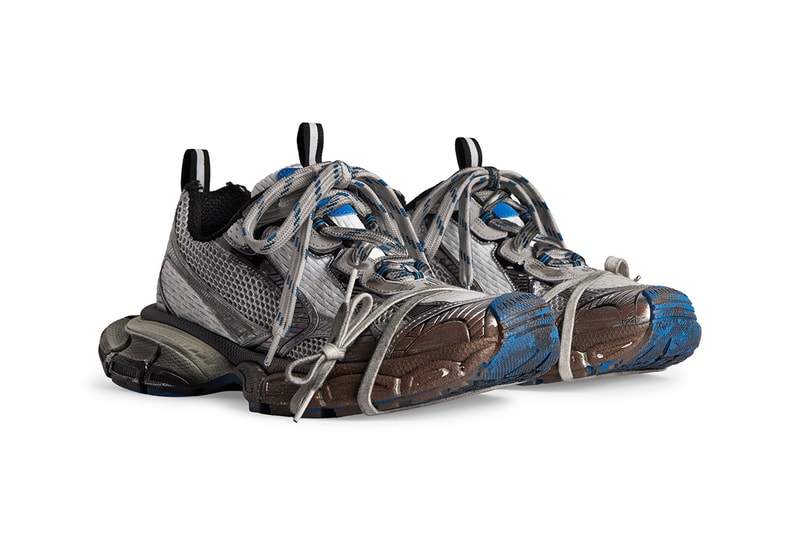 バレンシアガから長年履き続けたかのような新作3XLトレーナーが発売 Balenciaga 3XL Trainer Muddy The Mud Show Summer 2023 Collection Demna Leak Teaser Preview First Look