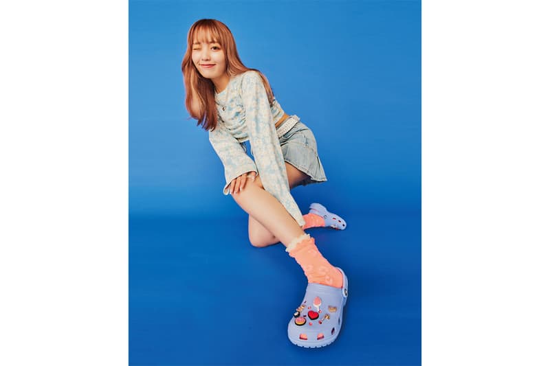 クロックスが4人のアンバサダーを起用した2023年春キャンペーンを開始 Crocs™ Classic Crog & Jibbitz™ Charm spring 2023 campaign info neo, cocoa, HITOMI, Miyu Nozaki