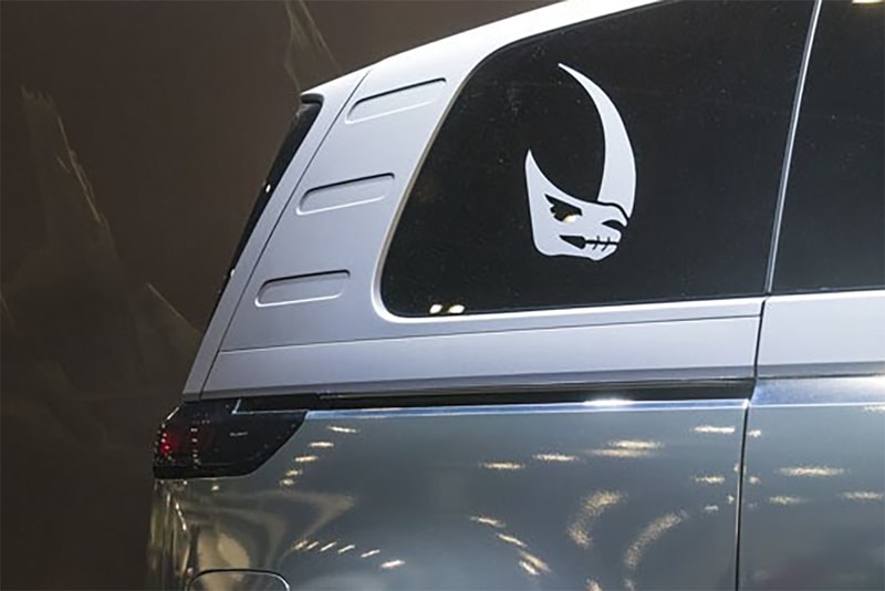 フォルクスワーゲンが『マンダロリアン』仕様の ID. Buzz を発表 Lucasfilm Volkswagen ID. Buzz Collab The Mandalorian Djarin’s Naboo N-1 starfighter