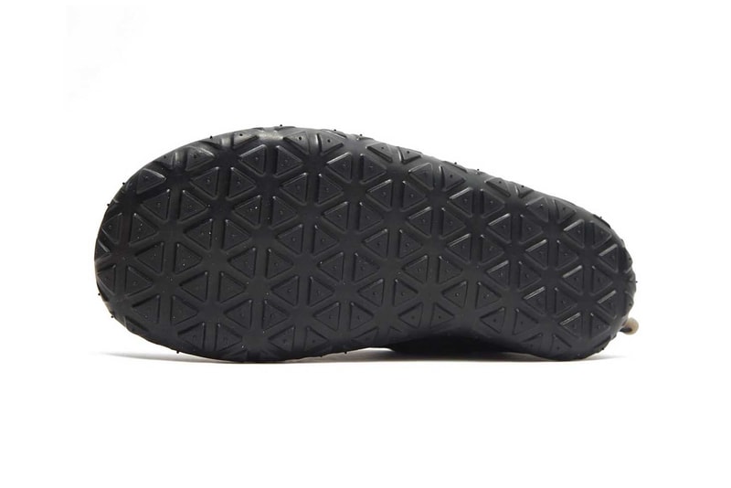 ナイキ ACGからエアモックのミニマルな新色 ブラック/アンスラサイトが登場 Nike ACG Air Moc black anthracite midnight pitch dark flat canvas cinch release info date price