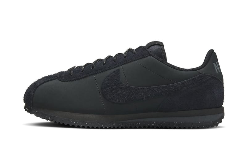 Nike Cortez からオールブラック仕様の新色が登場