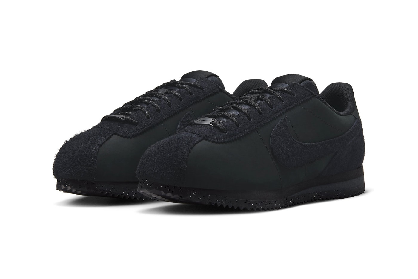ナイキコルテッツからオールブラック仕様の新色が登場 Nike Cortez PRM Surfaces in "Triple Black" and Shaggy Suede Details release info premium