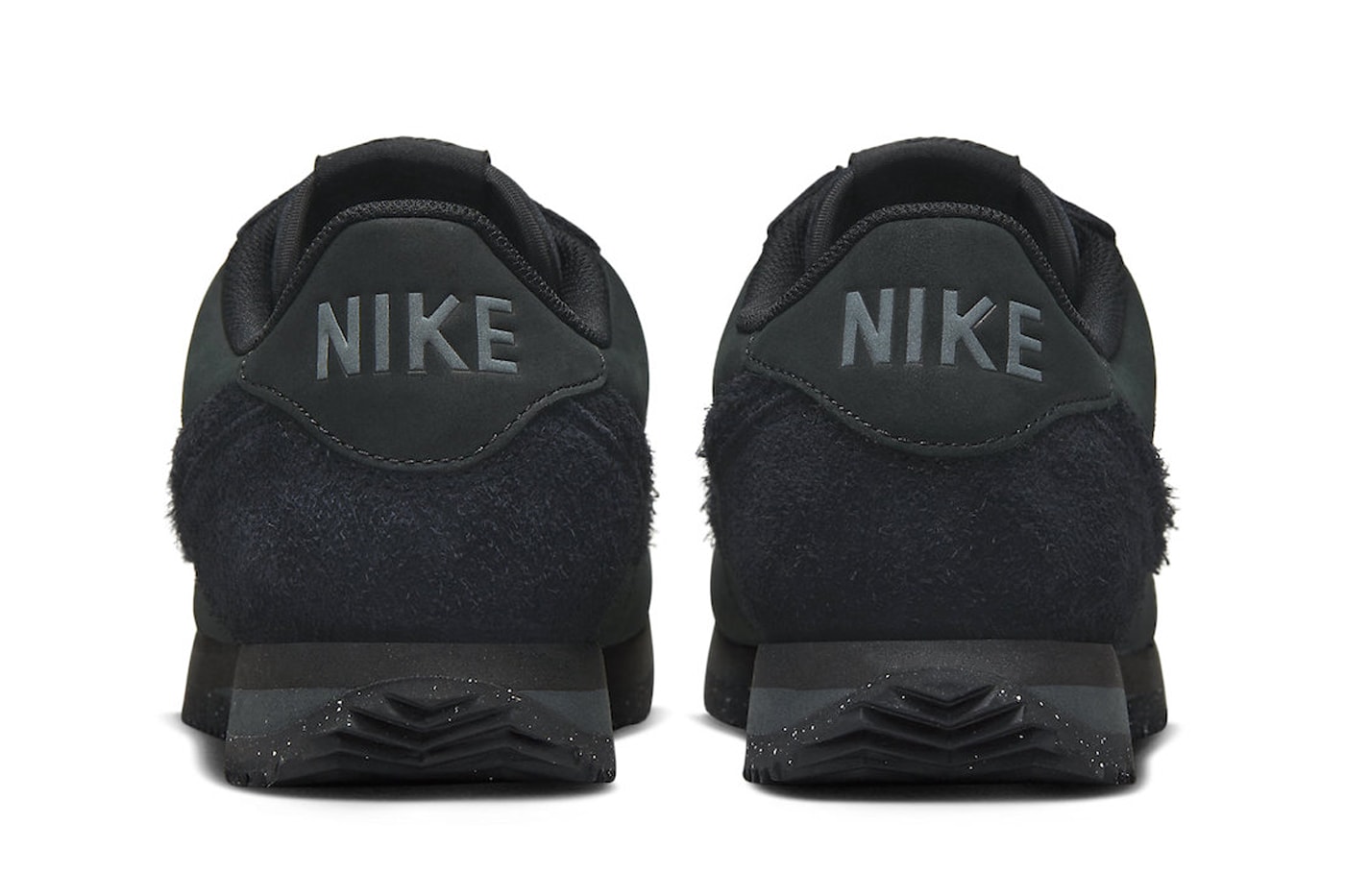 ナイキコルテッツからオールブラック仕様の新色が登場 Nike Cortez PRM Surfaces in "Triple Black" and Shaggy Suede Details release info premium