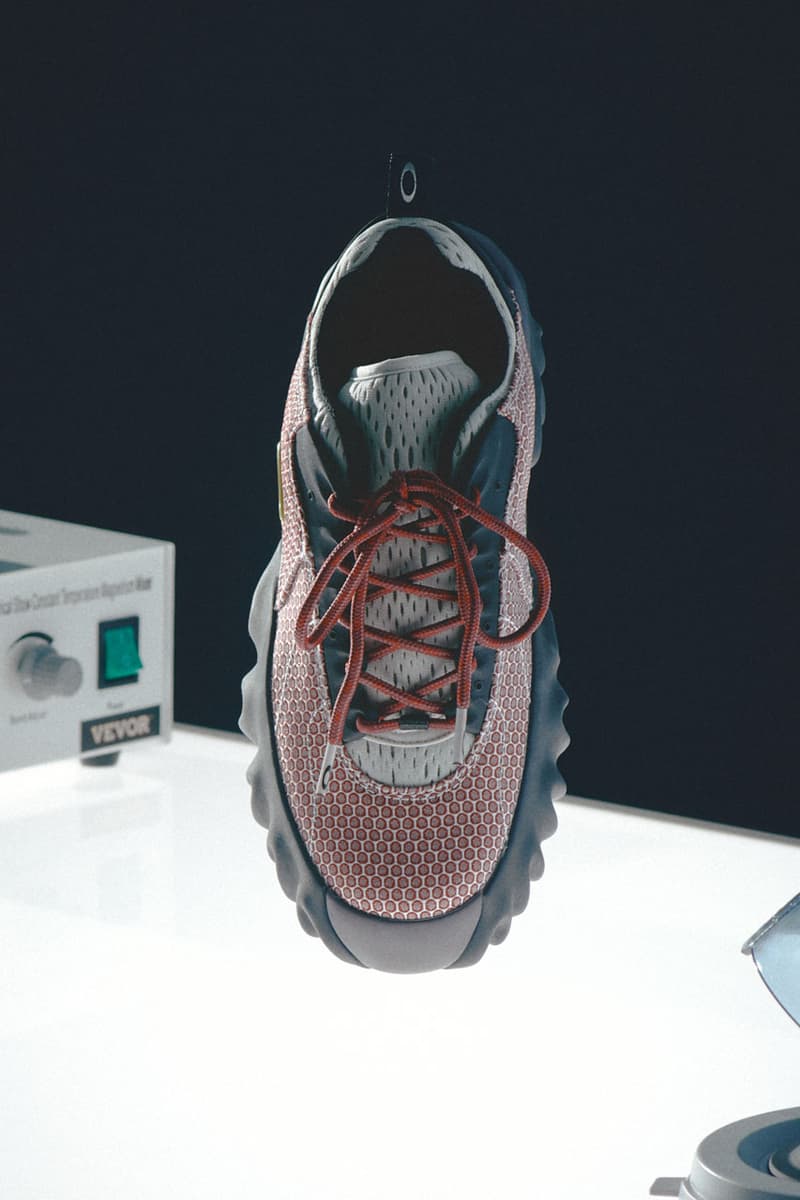 ブレインデッドxオークリーからチョップソーの新色モデル3型が登場 Oakley Factory Team Taps Brain Dead for Reimagined Chop Saw Sneakers
