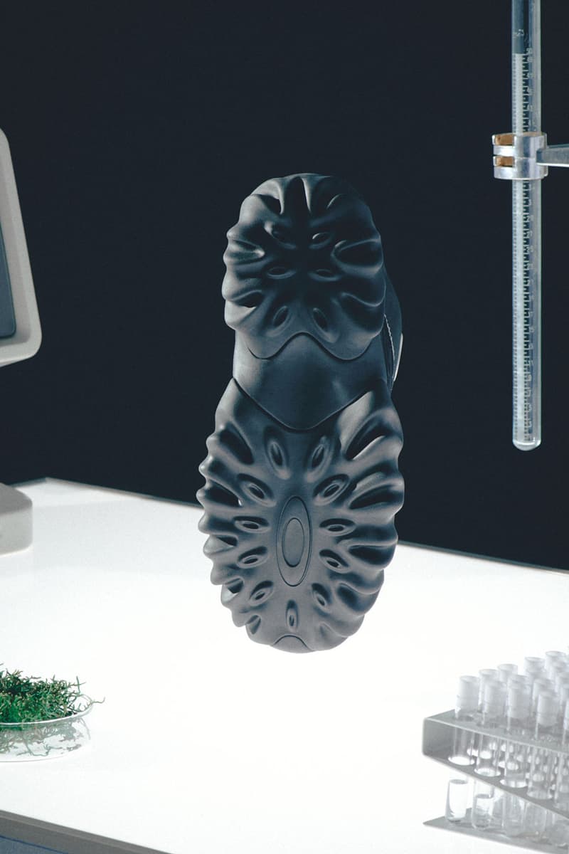 ブレインデッドxオークリーからチョップソーの新色モデル3型が登場 Oakley Factory Team Taps Brain Dead for Reimagined Chop Saw Sneakers