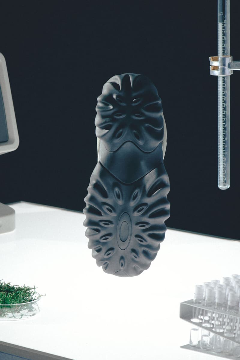 ブレインデッドxオークリーからチョップソーの新色モデル3型が登場 Oakley Factory Team Taps Brain Dead for Reimagined Chop Saw Sneakers