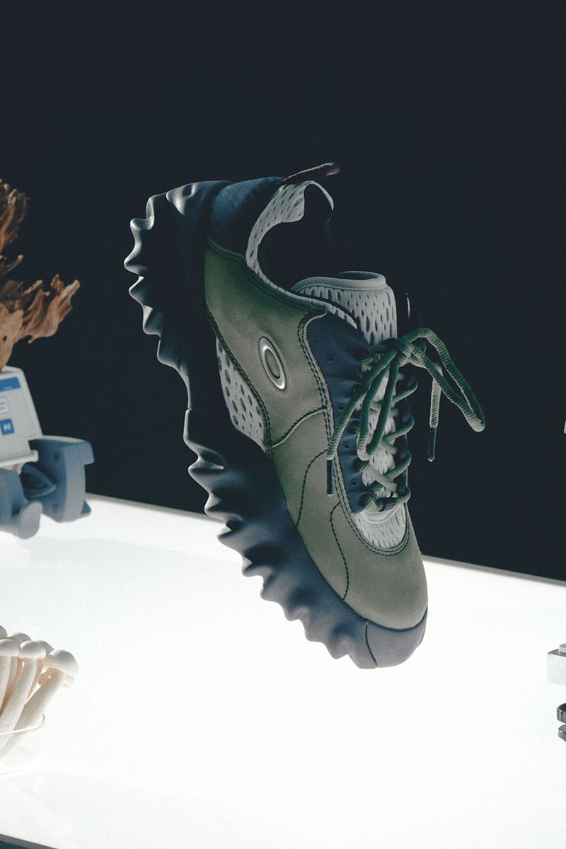 ブレインデッドxオークリーによるコラボチョップソーがついに発売 oakley factory team brain dead chop saw sneakers release info