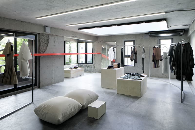 サカイの旗艦店 サカイ 青山が待望のリニューアルオープン sacai Aoyama flagship store renewal open info