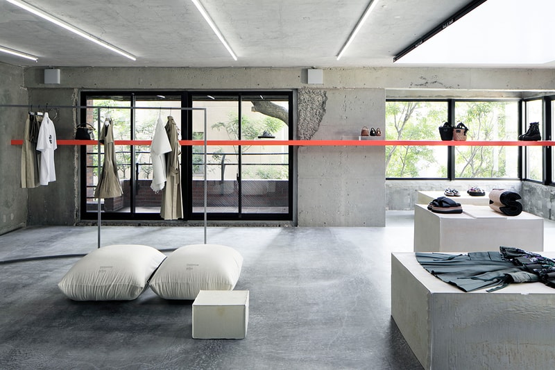 サカイの旗艦店 サカイ 青山が待望のリニューアルオープン sacai Aoyama flagship store renewal open info
