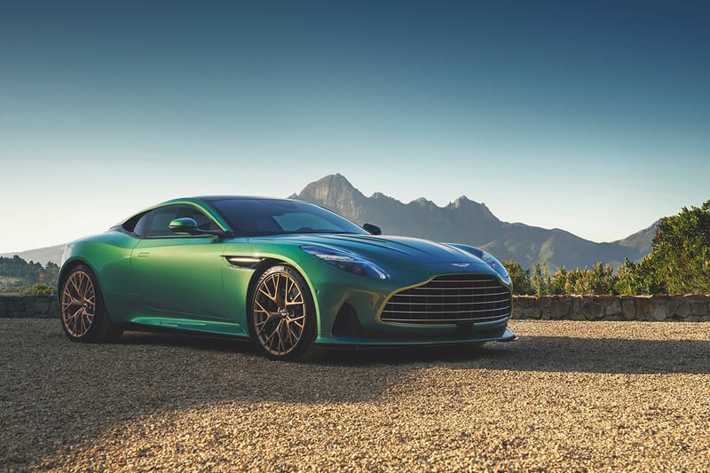 アストンマーティンが次世代スポーツカー DB12 を発表