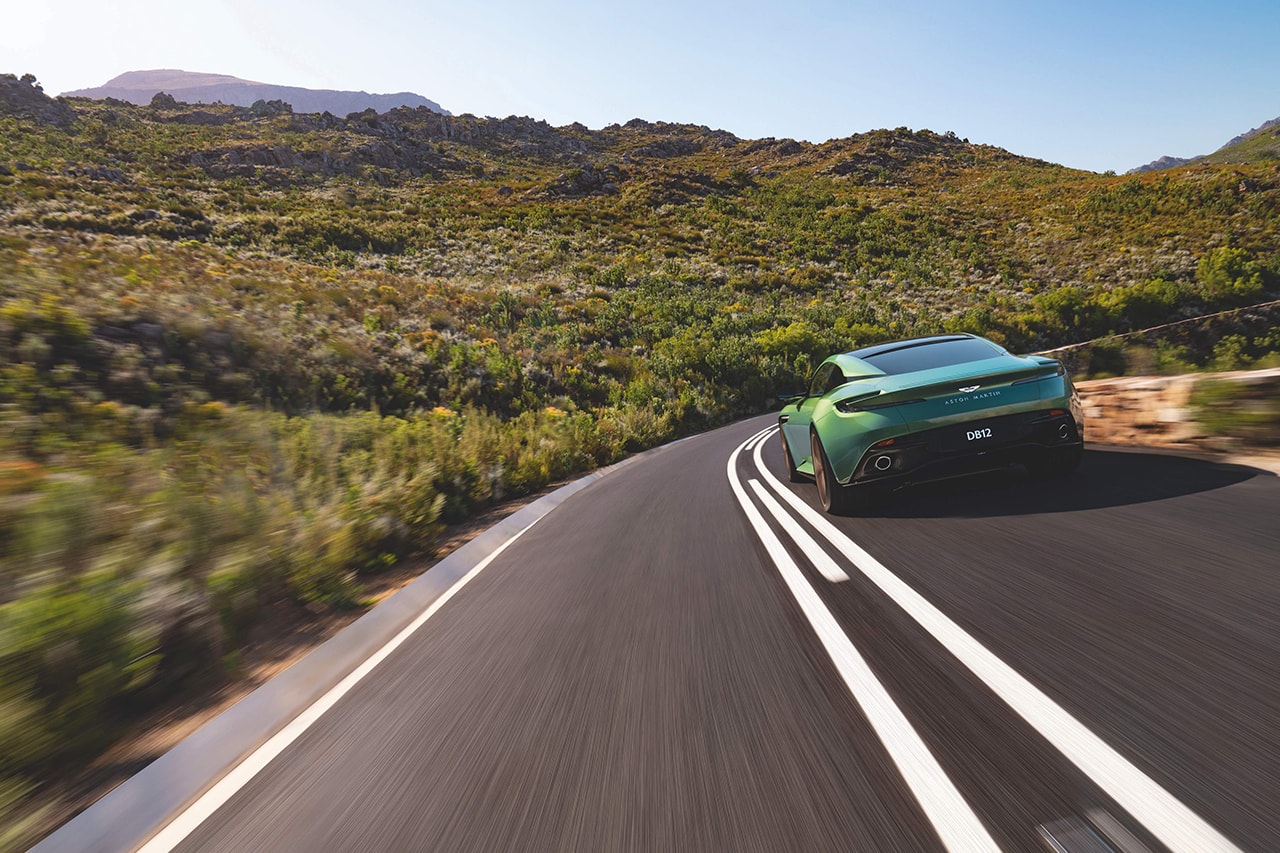 アストンマーティンが次世代スポーツカー DB12 を発表 Aston Martin reveals DB12 news