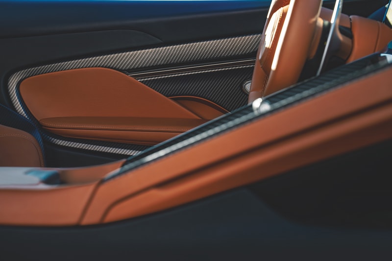 アストンマーティンが次世代スポーツカー DB12 を発表 Aston Martin reveals DB12 news