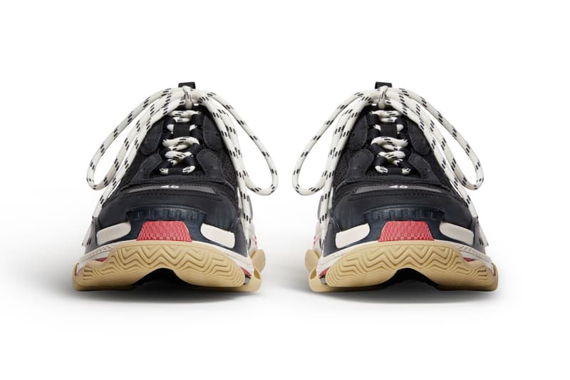 Balenciaga が Triple S のミュールタイプをリリース