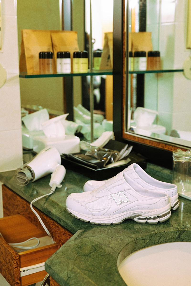ビームスがニューバランスに別注をかけたミュールタイプの2002Rを発売 beams new balance 2002r mule release info