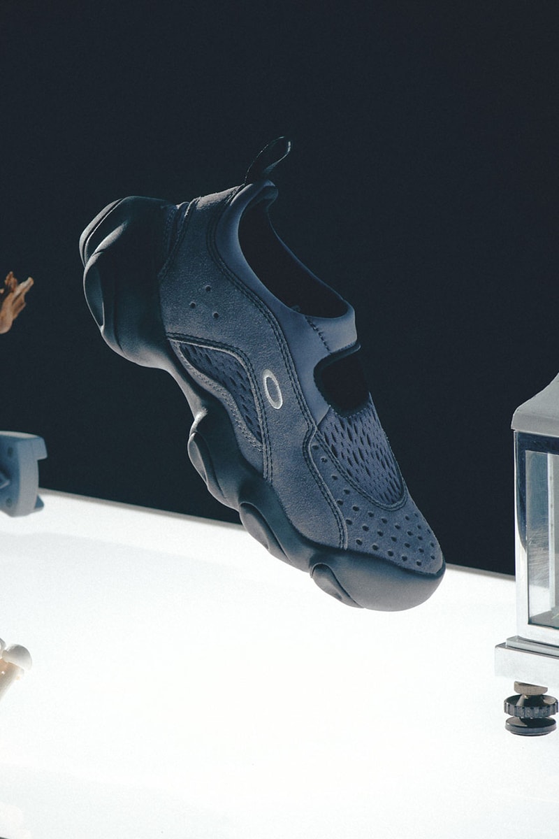 ブレイン デッド x オークリーよりコラボ フレッシュサンダルが登場 Brain Dead OAKLEY Factory Team Flesh Sandal Release Info