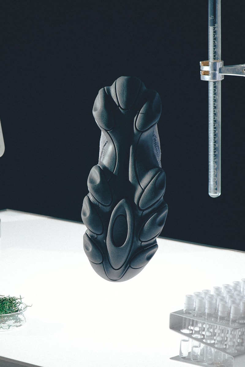 ブレイン デッド x オークリーよりコラボ フレッシュサンダルが登場 Brain Dead OAKLEY Factory Team Flesh Sandal Release Info
