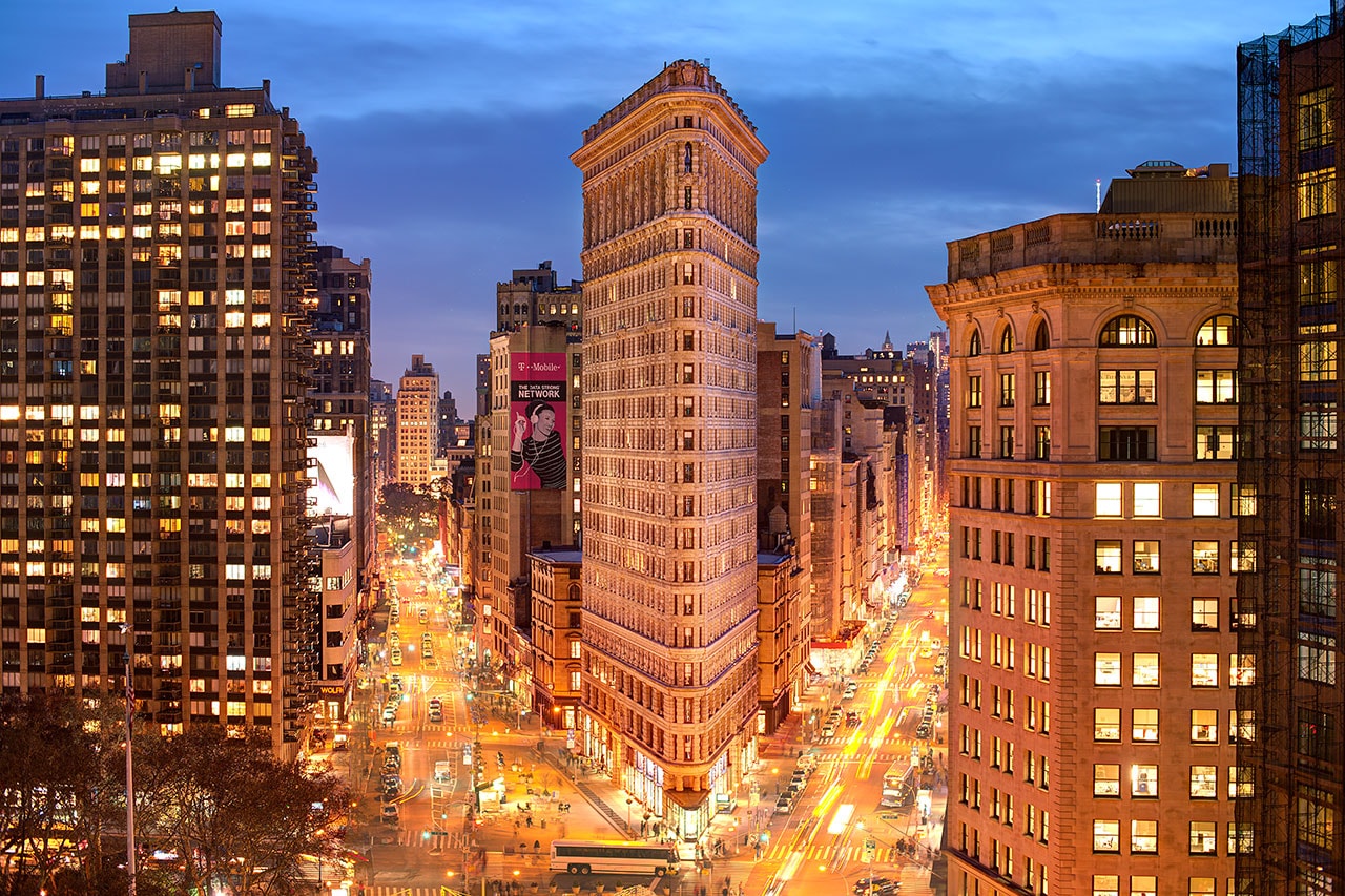 米ニューヨーク・マンハッタンの“平べったいアイロン型”ビルが約220億円で落札される
