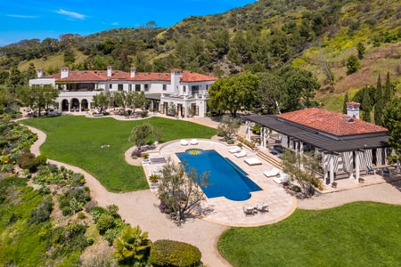 Drake の所有する米ロサンゼルスの大豪邸が約120億円で売り出し中