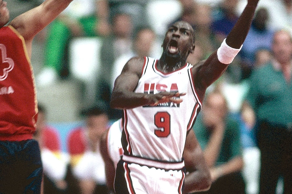 マイケルジョーダン着用のドリームチームのユニフォームが4億円以上で  