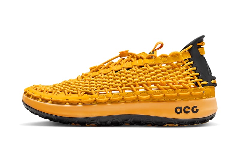 アウトドアに最適な Nike ACG Watercat+ に新色 “University Gold” がスタンバイ