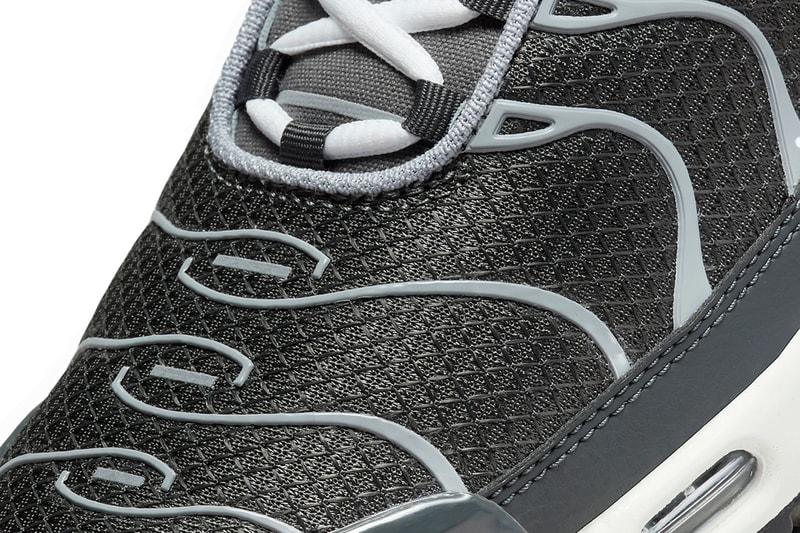 ナイキエアマックスプラスから新色モデル“クールグレイ”が登場 nike air max plus cool grey white metallic dz2655 001 release info date price