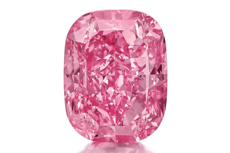 超希少な10.57カラットのピンクダイヤモンドが50億円近くで落札か Ultra-Rare Pink Diamond Heads to Auction, Expected To Sell for Over $35 Million USD hong kong the eternal pink de beers jewelry gemstone rocks