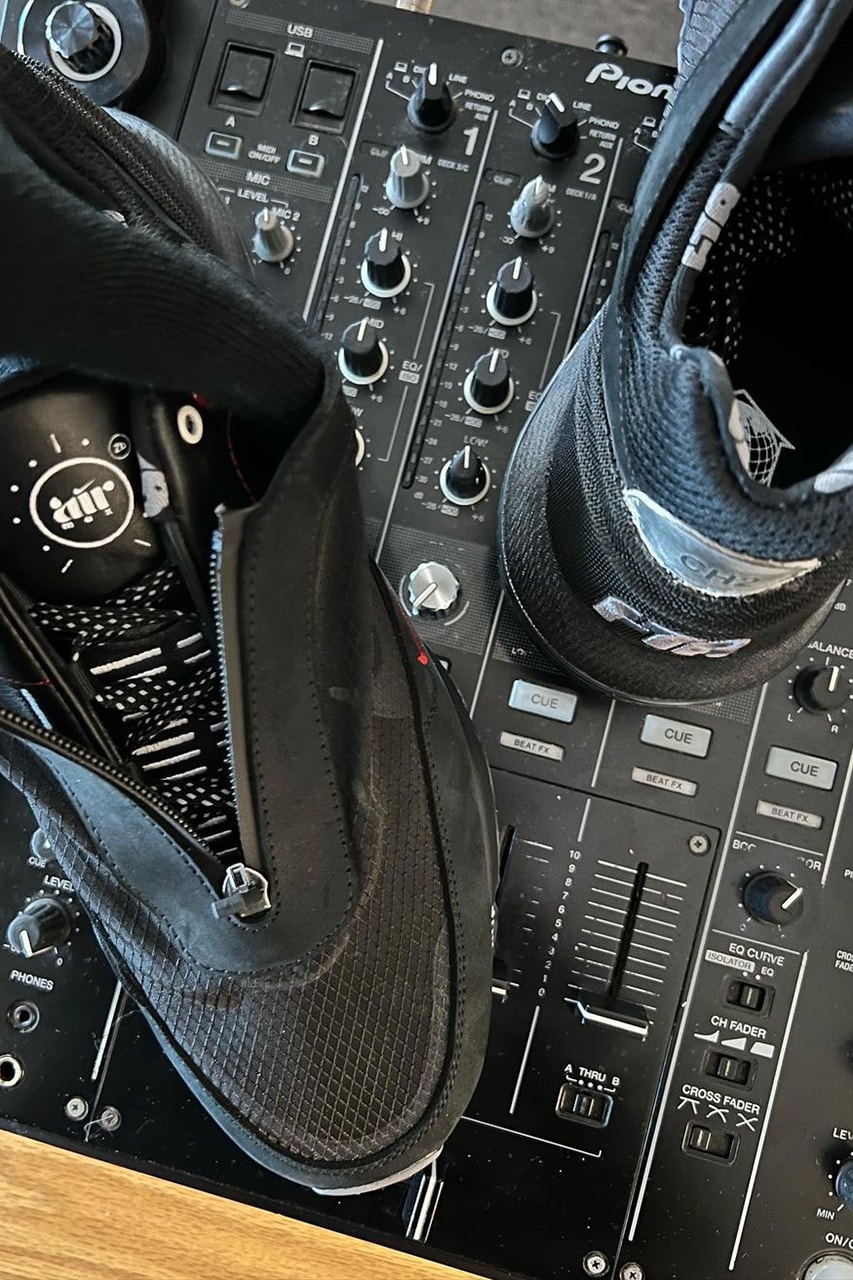 エア マックス パルス ザック・ビアが DJ 機材 にインスパイアされた特別仕様の Nike Air Max Pulse をお披露目 