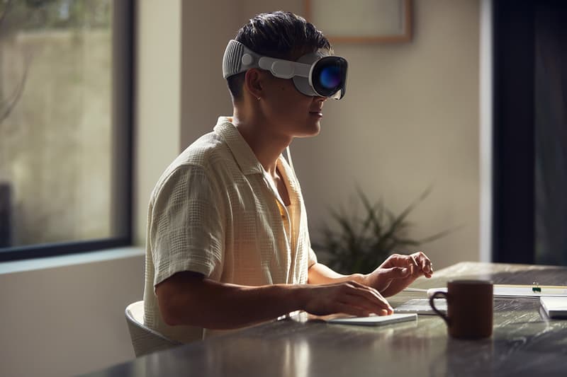 アップルが初の AR ヘッドセット Vision Pro を発表 Apple Debuts Long-Awaited Vision Pro AR Headset