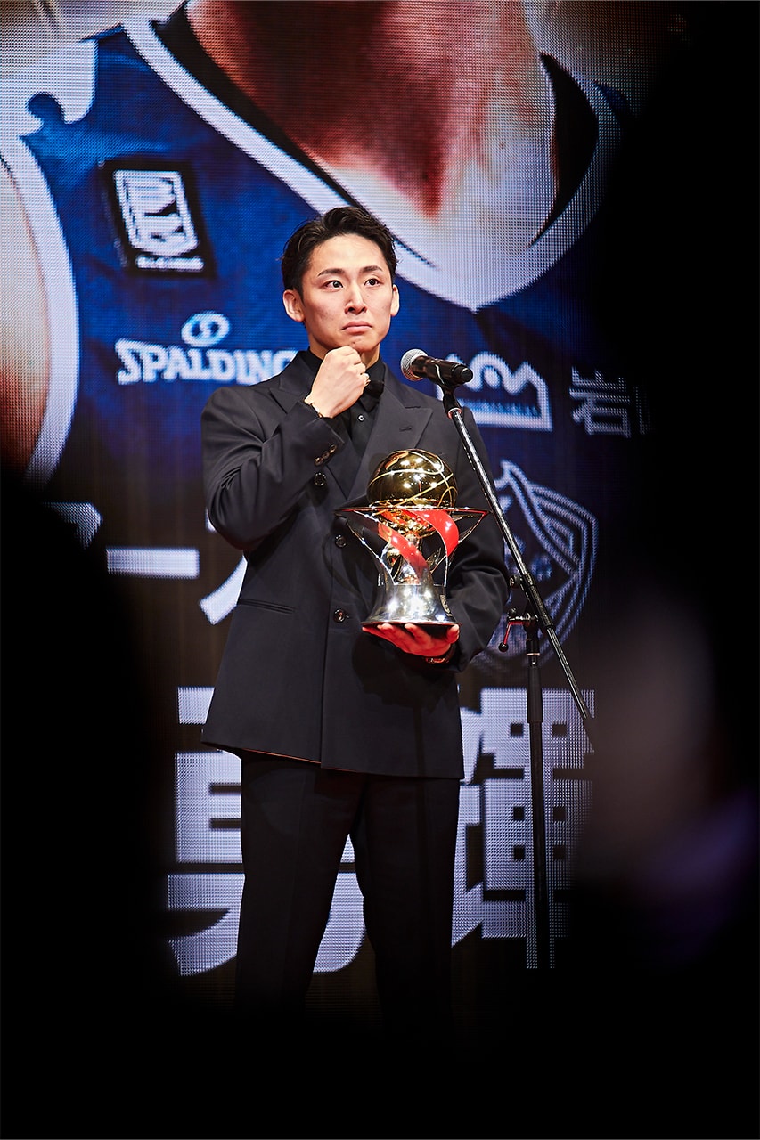 日本バスケ界に、超新星が現れた！ 河村勇輝が6冠に輝く“B.LEAGUE AWARD SHOW 2022-23” リポート B.LEAGUE AWARD SHOW 2022-23 report Yuki Kawamura