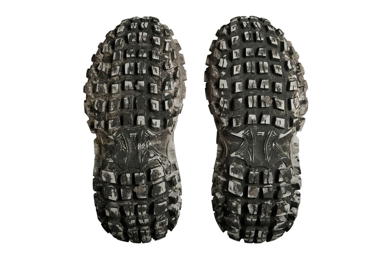 バレンシアガから泥汚れのような加工を施した新作ディフェンダーが発売 Balenciaga Defender Worn-Out 685613W2RAF9700 Release Information details date Denma designer menswear sneakers footwear hype