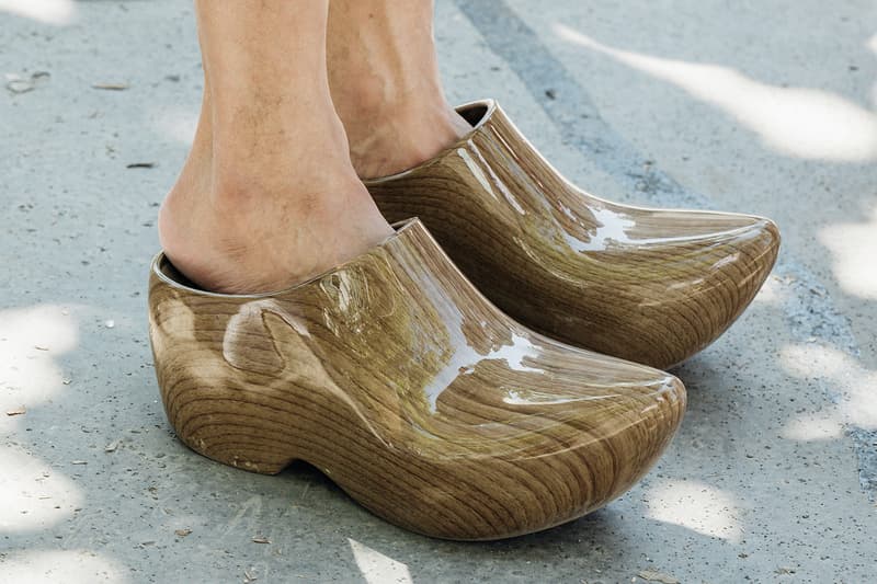 2024年春夏パリ・ファッションウィーク・メンズにおけるフットウェアのトレンドをチェック Best Footwear Trends at Paris Fashion Week Men's SS24 paris fashion week nike dior balenciaga clogs birkenstocks nike terminator cdg comme des garcons raf simons christian louboutin