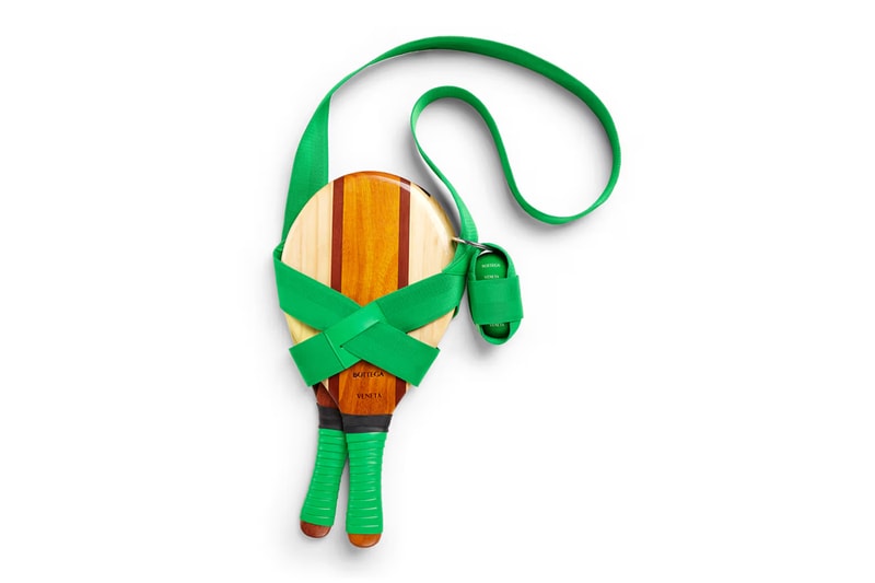 ボッテガヴェネタから15万円超えのフレスコボールラケットセットが発売 Bottega Veneta Unveils Handmade Beach Bats bags leather design luxury summer sports green
