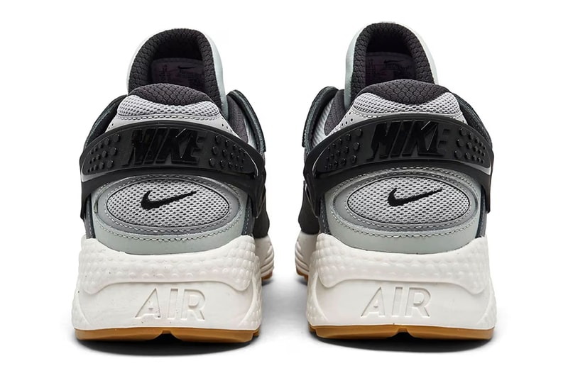 ナイキから現代的な要素を取り入れた新型エアハラチランナーがリリースか nike huarache runner light smoke grey FJ0709 001 release date info store list buying guide photos price