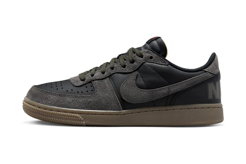 黒デニムに合いそうな"ミディアムアッシュ"の Nike  Terminator Low