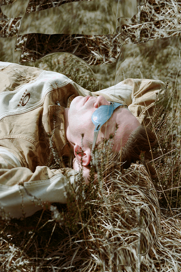 パレス スケートボード x オークリーによる最新コラボコレクションが登場 Palace Skateboards Oakley Summer 2023 Collaboration London uk streetwear menswear hype Re:Subzero glasses 