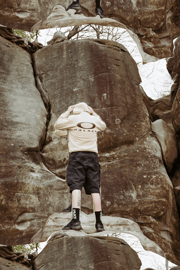 パレス スケートボード x オークリーによる最新コラボコレクションが登場 Palace Skateboards Oakley Summer 2023 Collaboration London uk streetwear menswear hype Re:Subzero glasses 
