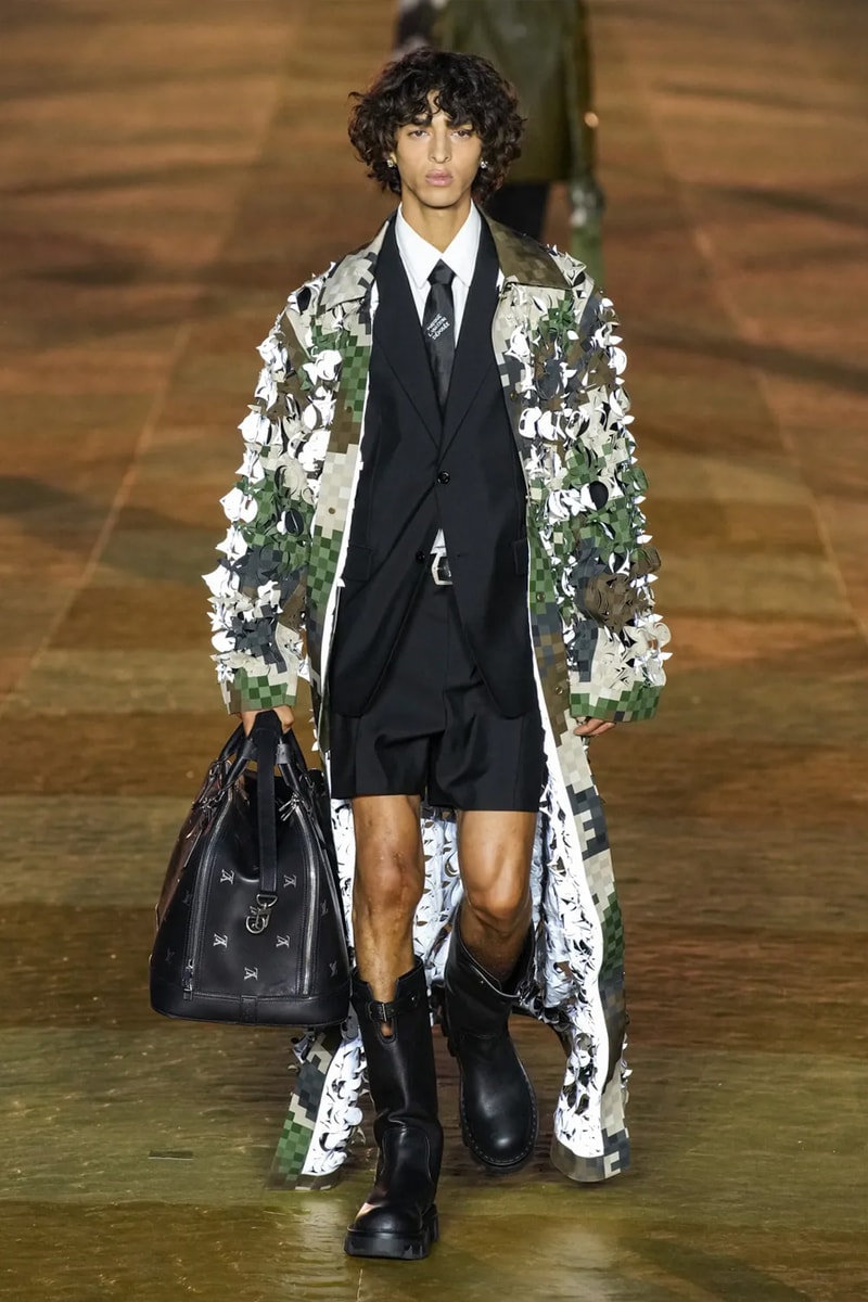 まさにスペクタクル! ルイ・ヴィトン2024年春夏でファレルデビュー Pharrell's SS24 Louis Vuitton Debut Was Nothing Short of a Spectacle Paris fashion week pont neuf jay z beyonce rihanna asap rocky asap ferg pusha t verdy pharrell williams maluma jbalvin lewis hamilton fenty