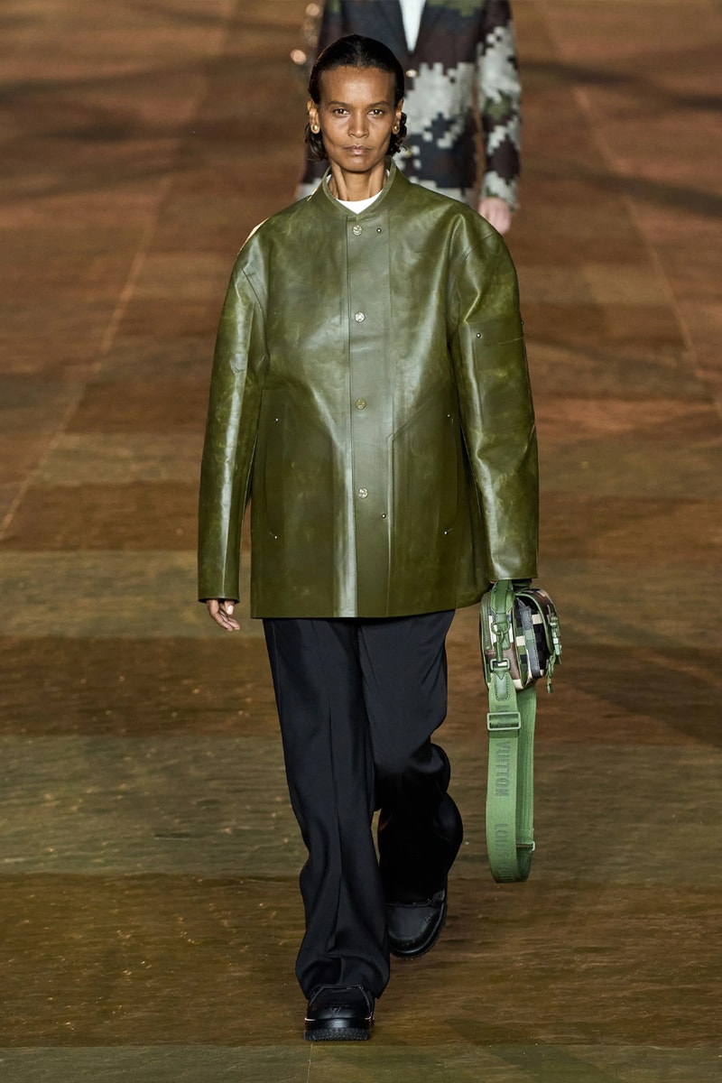まさにスペクタクル! ルイ・ヴィトン2024年春夏でファレルデビュー Pharrell's SS24 Louis Vuitton Debut Was Nothing Short of a Spectacle Paris fashion week pont neuf jay z beyonce rihanna asap rocky asap ferg pusha t verdy pharrell williams maluma jbalvin lewis hamilton fenty