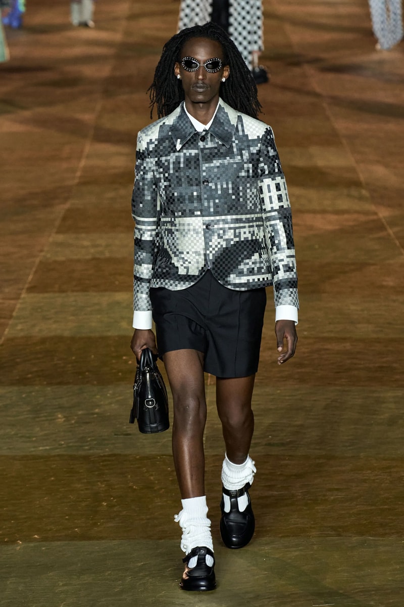 まさにスペクタクル! ルイ・ヴィトン2024年春夏でファレルデビュー Pharrell's SS24 Louis Vuitton Debut Was Nothing Short of a Spectacle Paris fashion week pont neuf jay z beyonce rihanna asap rocky asap ferg pusha t verdy pharrell williams maluma jbalvin lewis hamilton fenty
