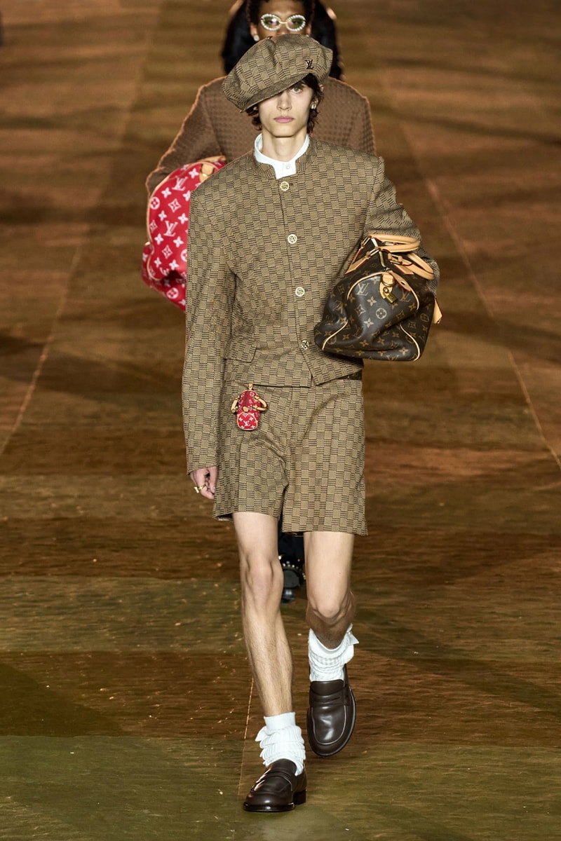 まさにスペクタクル！ ルイ・ヴィトン2024年春夏でファレルデビュー　Pharrell's SS24 Louis Vuitton Debut Was Nothing Short of a Spectacle Paris fashion week pont neuf jay z beyonce rihanna asap rocky asap ferg pusha t verdy pharrell williams maluma jbalvin lewis hamilton fenty